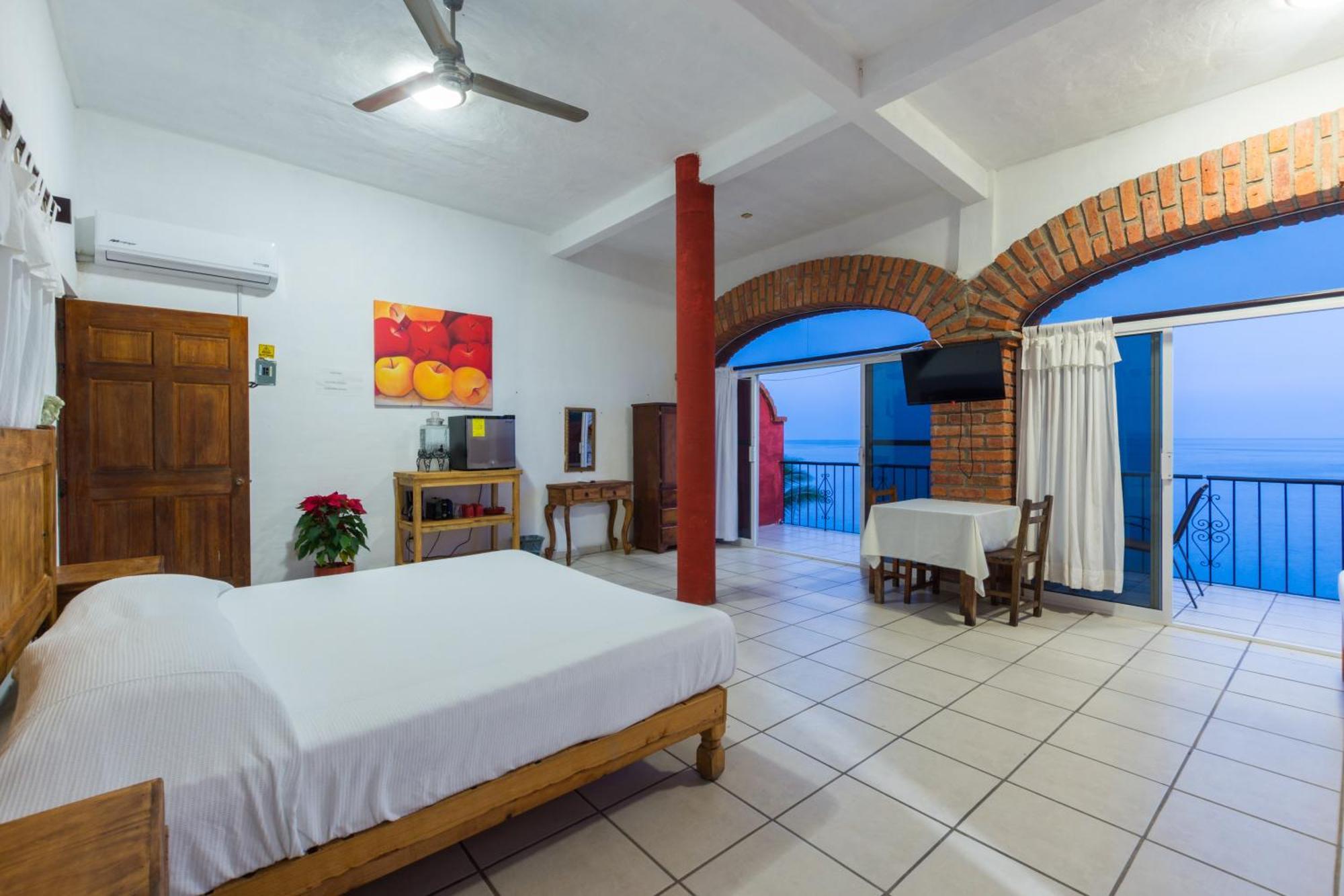 Traditional Sierra Leon Oceanfront Rooms - Adults Only Puerto Vallarta Exterior foto
