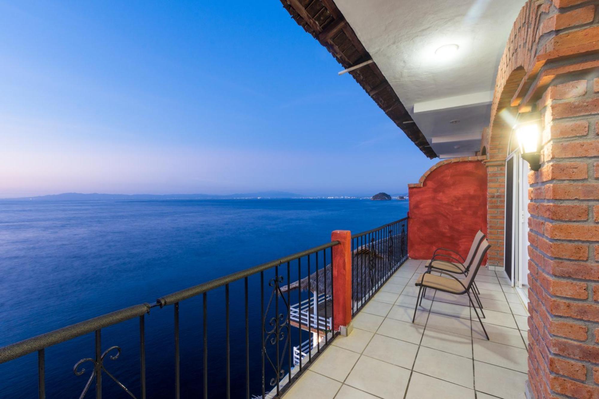 Traditional Sierra Leon Oceanfront Rooms - Adults Only Puerto Vallarta Exterior foto