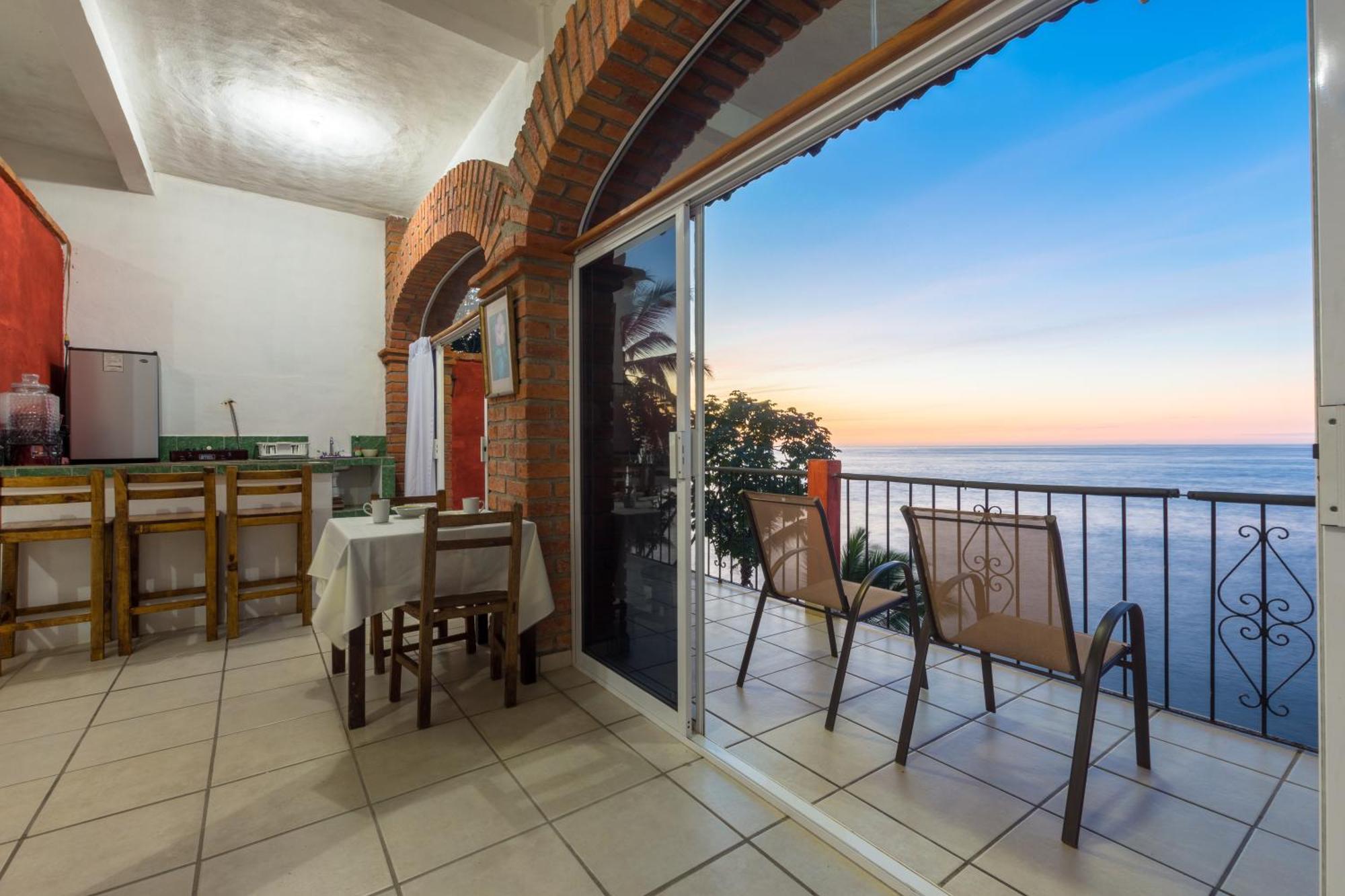Traditional Sierra Leon Oceanfront Rooms - Adults Only Puerto Vallarta Exterior foto